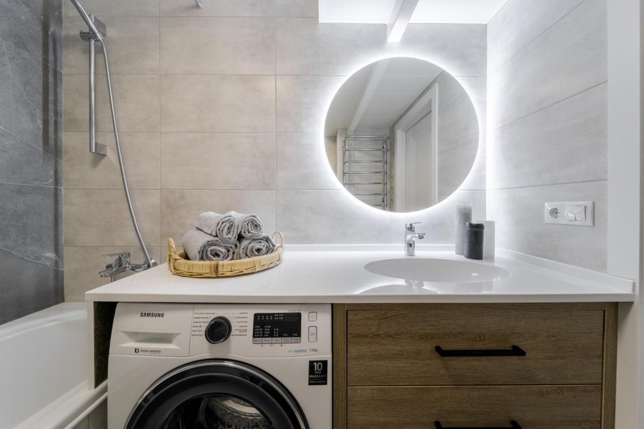 לבוב Inshiapartments On Slovatskoho Str מראה חיצוני תמונה