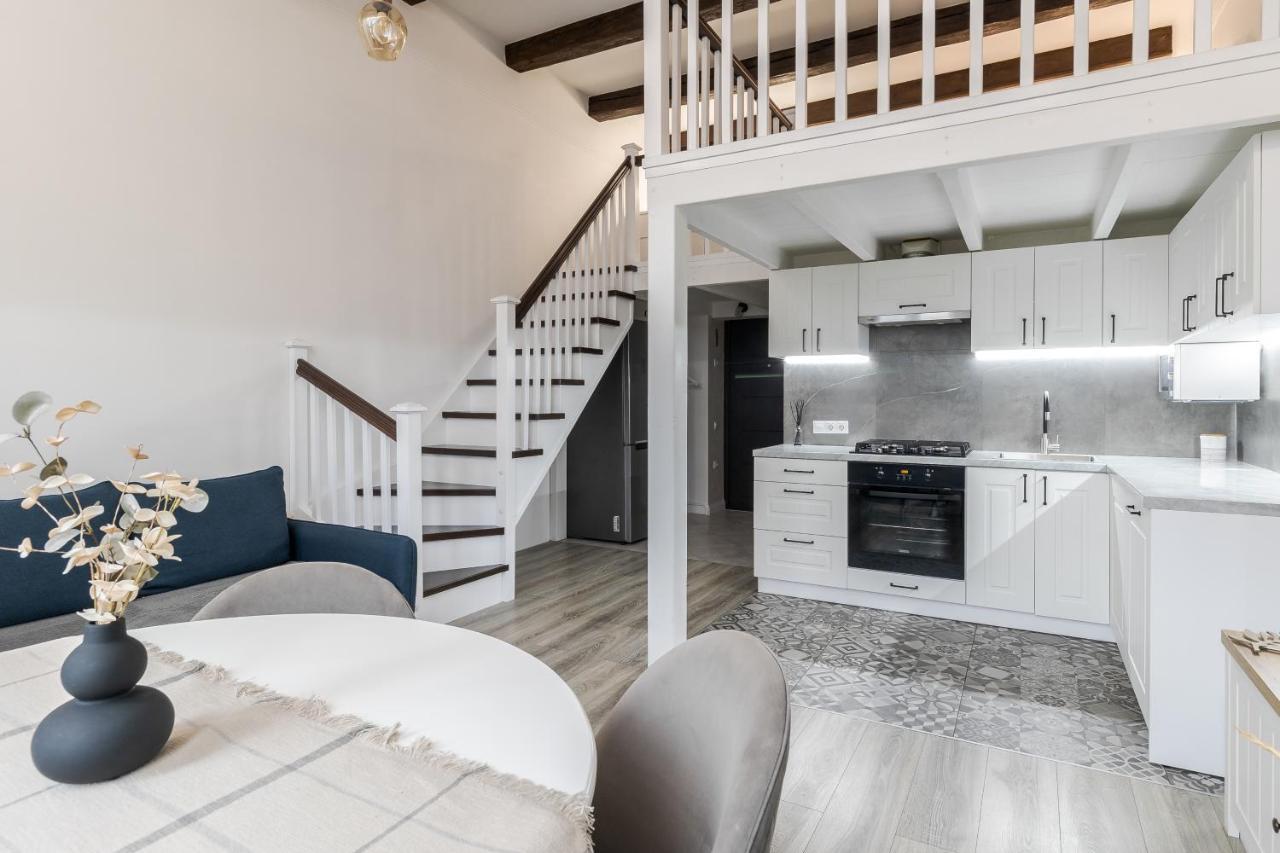לבוב Inshiapartments On Slovatskoho Str מראה חיצוני תמונה